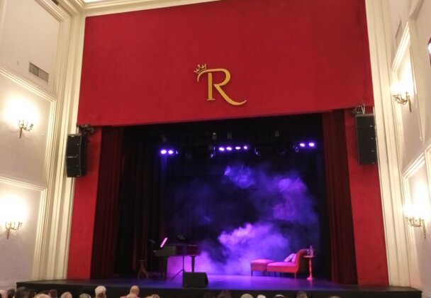 Sr. y Sra. G&oacute;mez