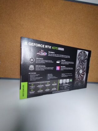 4070 Box atras