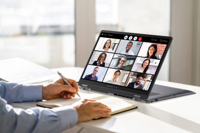 ExpertBook-B5-Flip-G2-14-Intel_B5406FMA_Scenario-photo_08-scaled-2.jpg