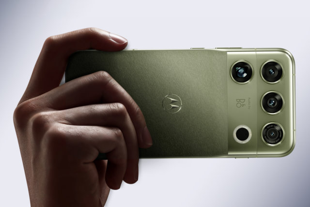 motorola-signature-27-1.jpg